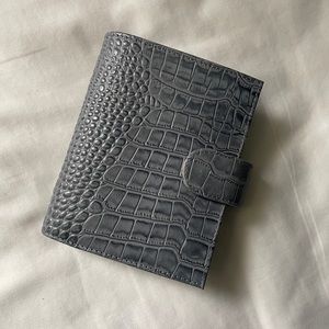 Moterm Pocket in Gray-Blue Croc